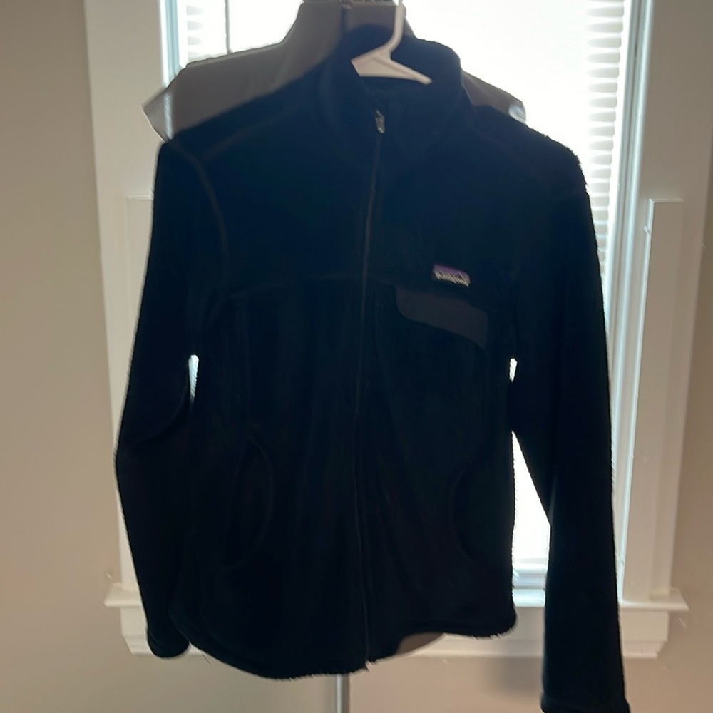 WOMENS PATAGONIA SIZE SMALL 100% polyester zip up jacket